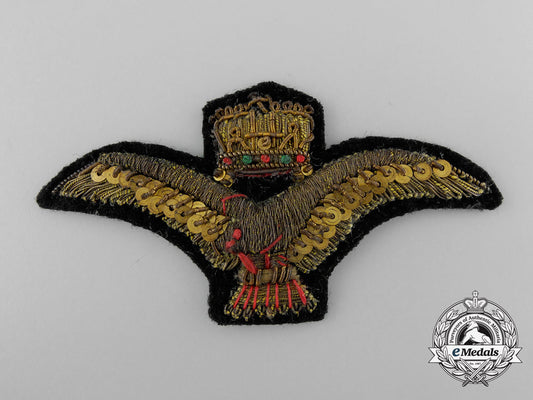 a_second_war_hungarian_air_force_officer's_cap_badge_b_7615