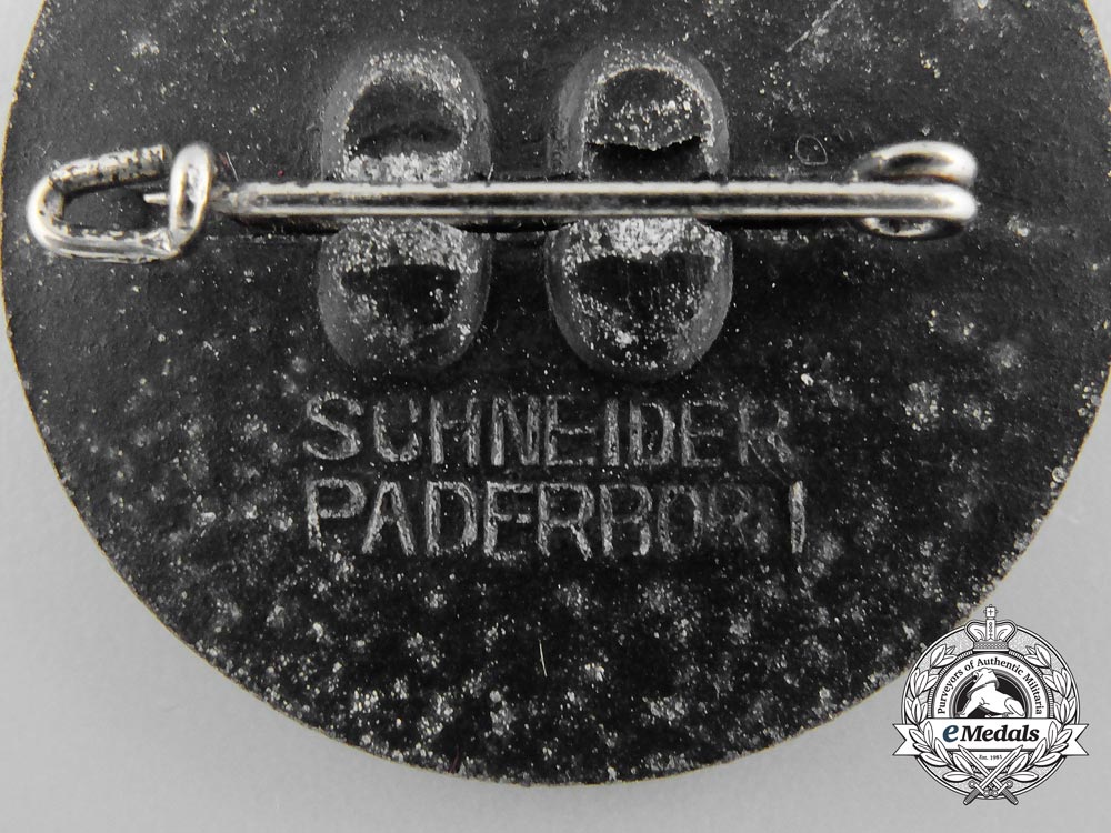 a_lot_of10_second_war_period_german_badges_b_8977