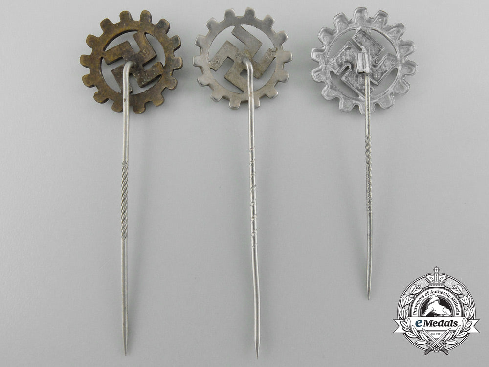 three_daf_stickpins_b_9111
