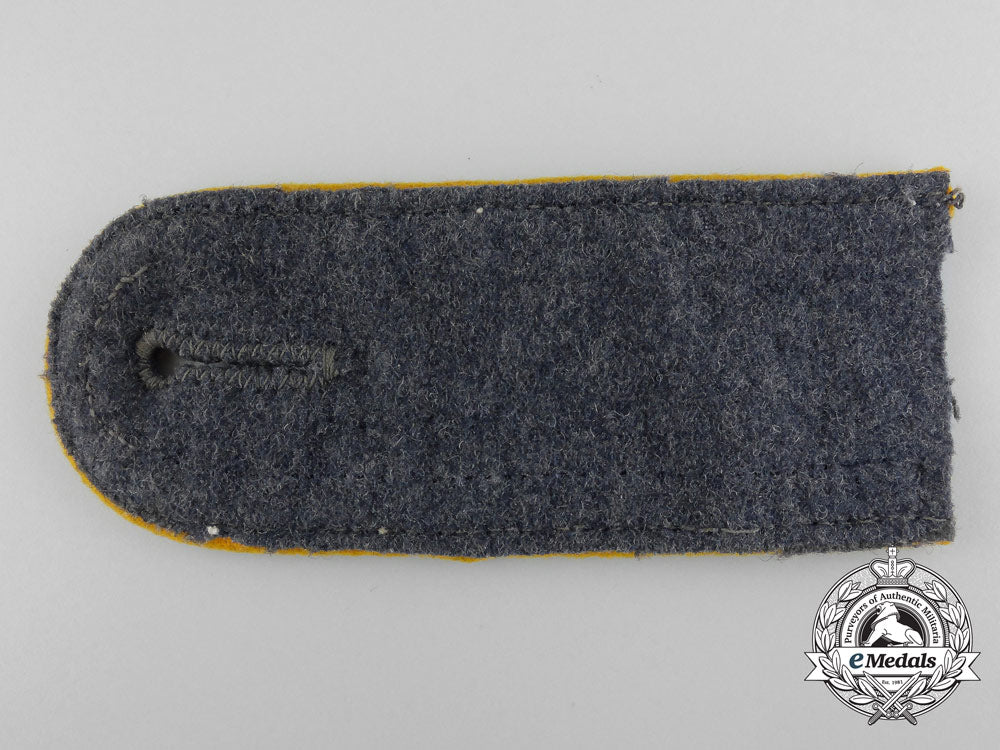 a_single_luftwaffe_flight_em_shoulder_strap_b_9447_1