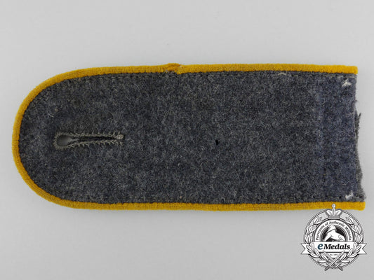 a_single_luftwaffe_flight_em_shoulder_strap_b_9448_1