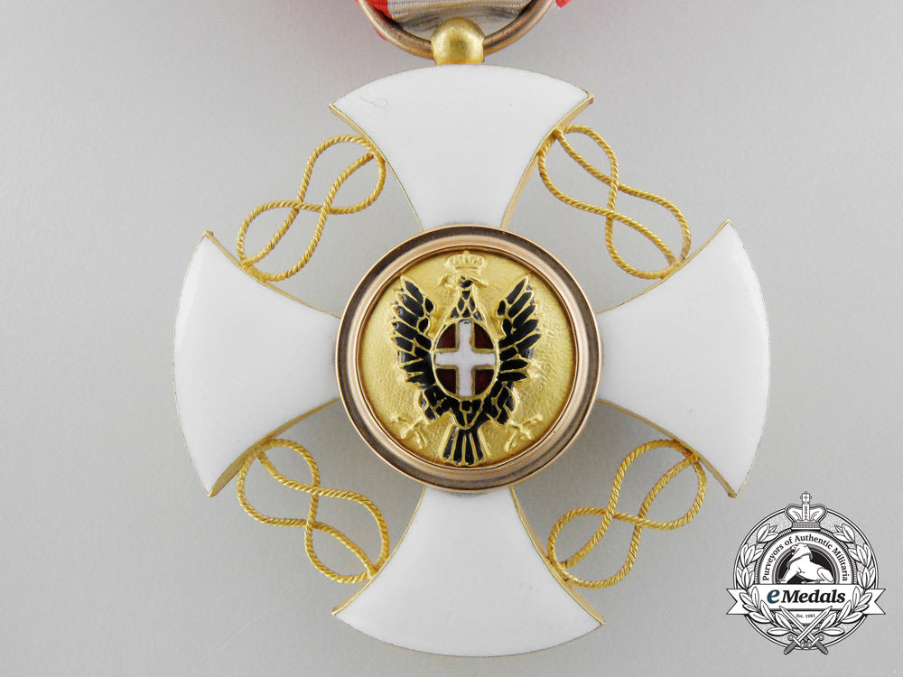a_victor_emanuel_iii_italian_order_of_the_crown_in_gold_b_9728