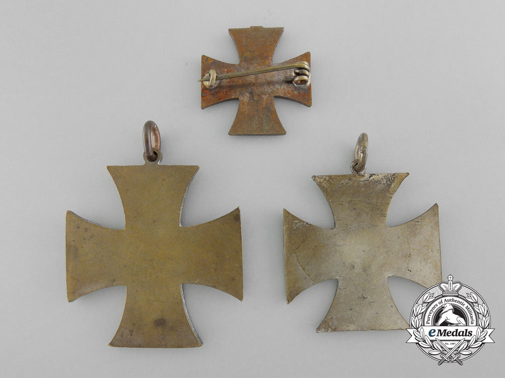 germany,_imperial._three_iron_cross_badges1914-15-16_b_9920