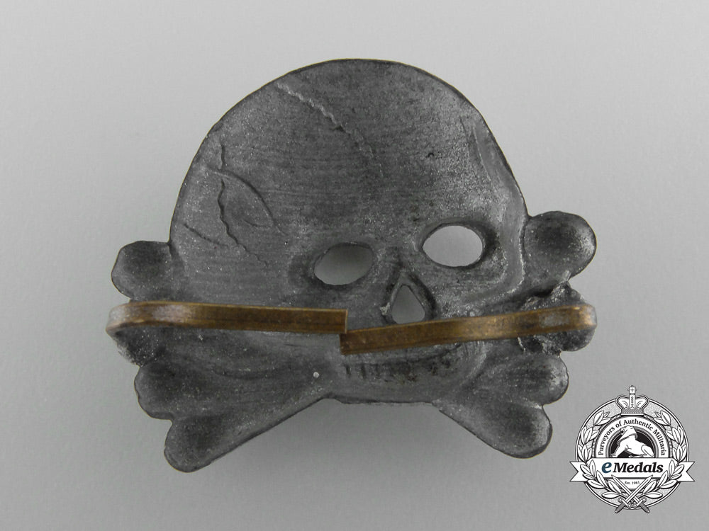 an_ss_skull_first_model_for_visor_cap_b_9974