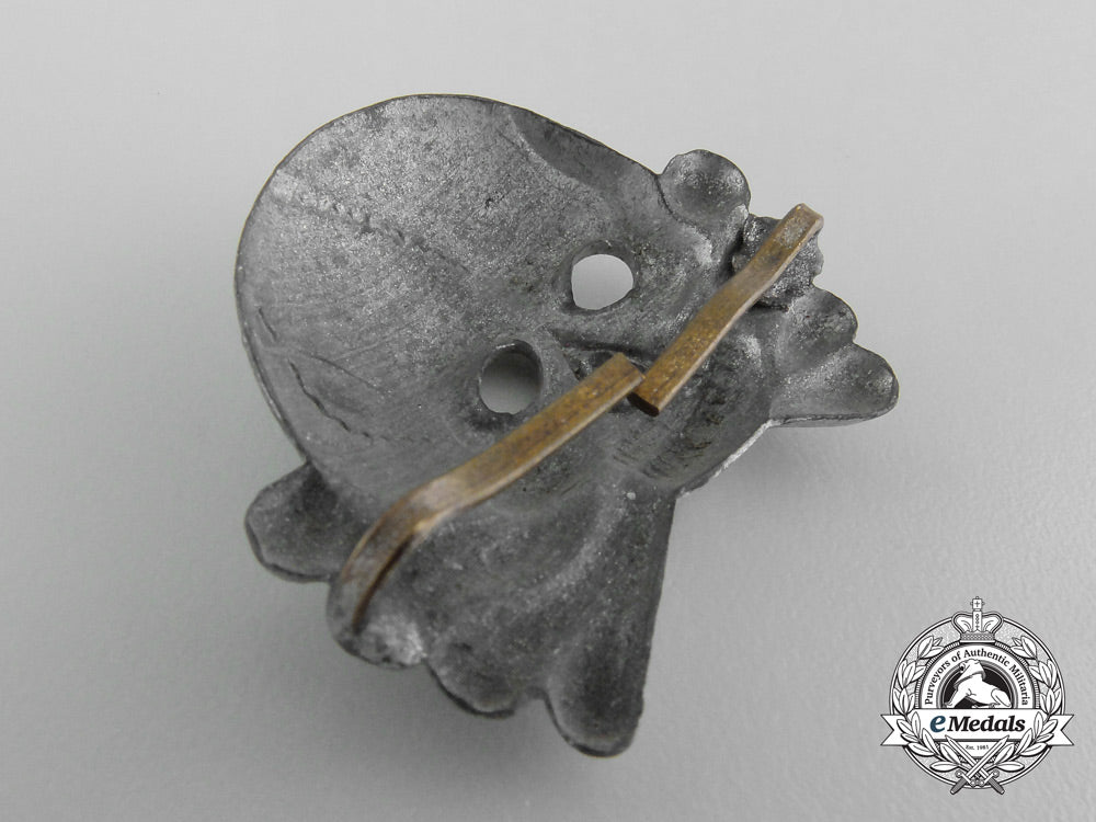 an_ss_skull_first_model_for_visor_cap_b_9976