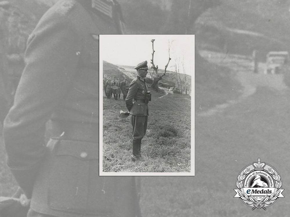 a_wartime_period_photo_of_a_dkg_recipient_in_the_field_bb_0279
