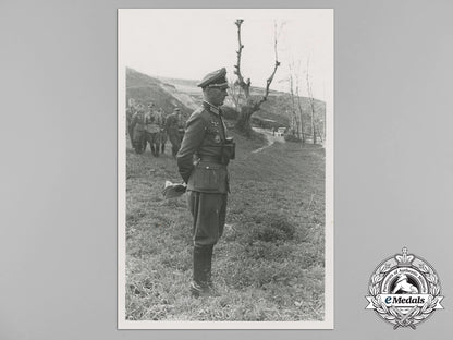 a_wartime_period_photo_of_a_dkg_recipient_in_the_field_bb_0280