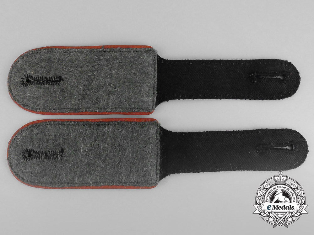 an_unissued_set_of_waffen-_ss_reconnaissance_em’s_shoulder_straps_bb_0410