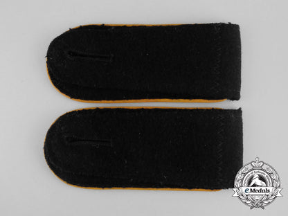 an_unissued_set_of_waffen-_ss_cavalry_em’s_shoulder_straps_bb_0413