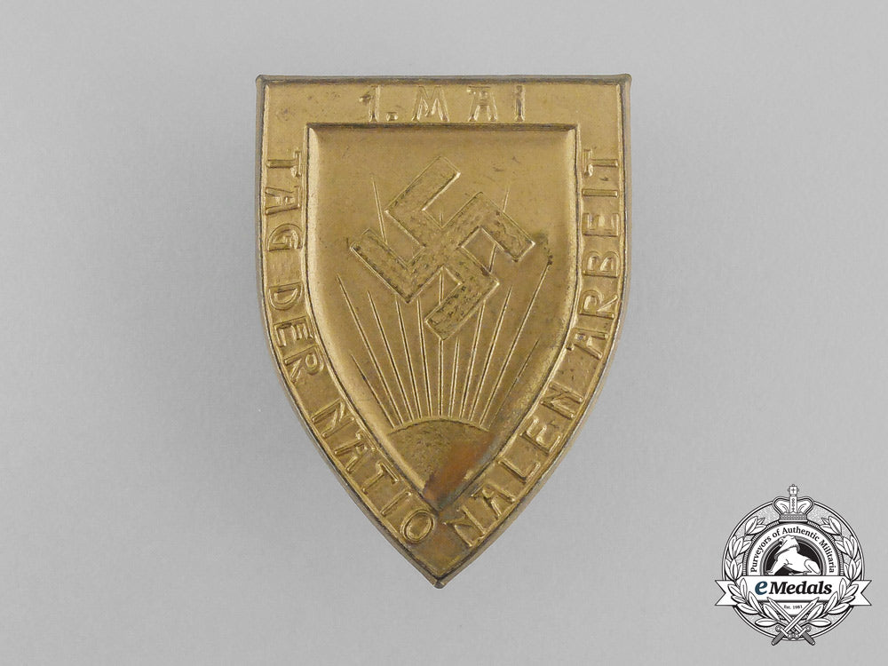 a_third_reich_period_national_day_of_labour_badge_bb_1084