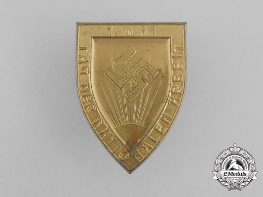 a_third_reich_period_national_day_of_labour_badge_bb_1084