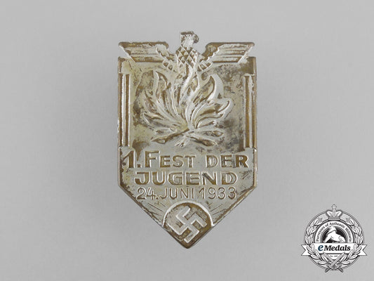 a19331_st_festival_of_youths_badge_bb_1096