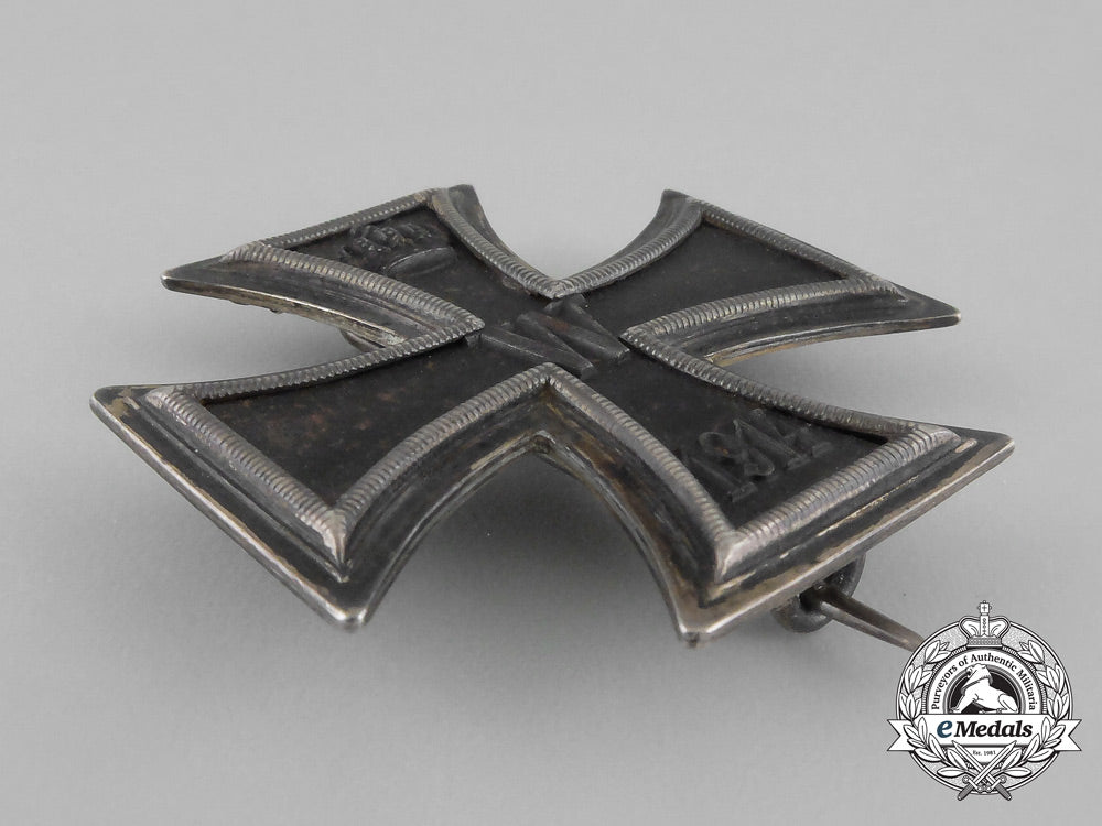 an_iron_cross1_st_class1914_by_wagner;_dedicated_to_hauptm._f.w._gentner1916_bb_1638