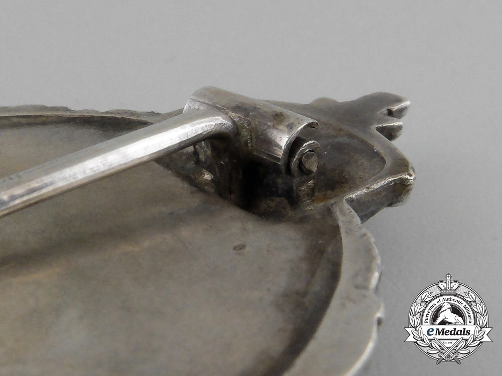 a_fine_quality_first_war_prussian_pilot’s_badge_by_c._e._juncker_in_its_original_case_of_issue_bb_1781