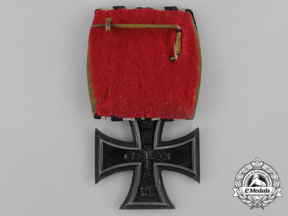 an_iron_cross2_nd_class1914;_parade_mounted_by_emil_wiechmann,_berlin_bb_1889