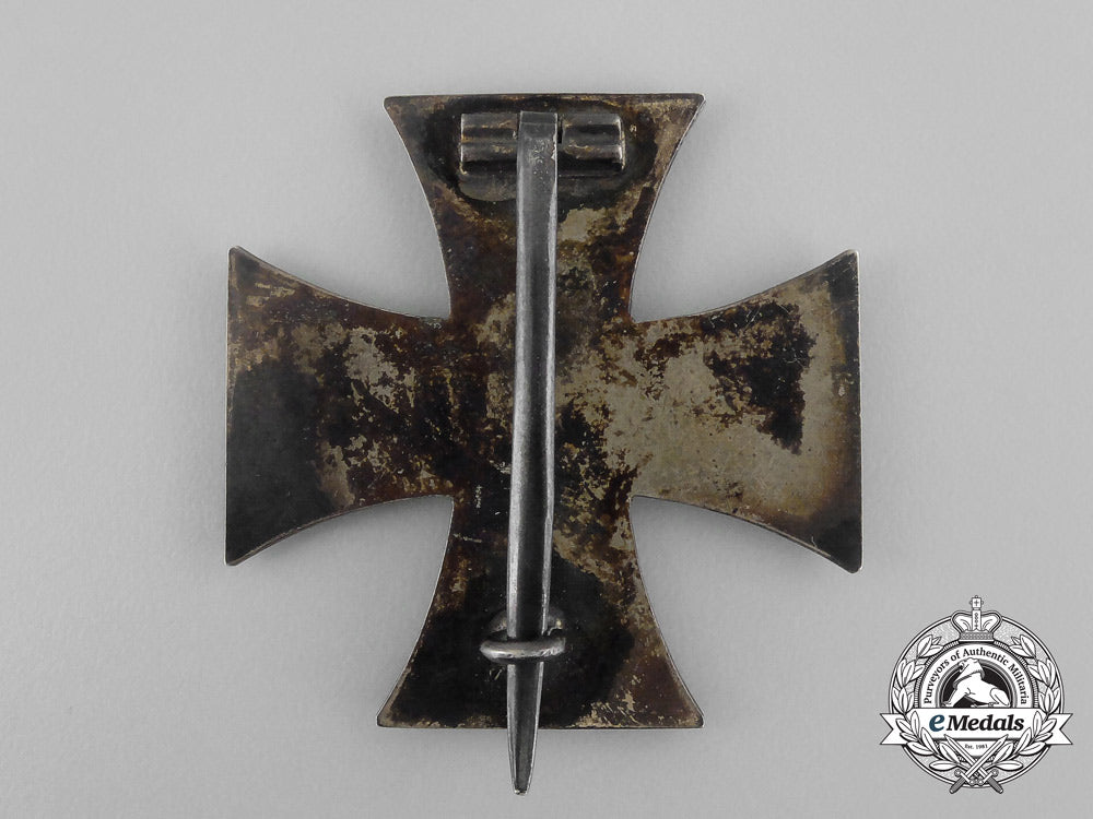 an_iron_cross1_st_class1914_by_königliches_münzamt_orden,_berlin_bb_2066_1