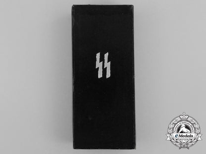 a_mint_ss4-_year_long_service_award_in_its_original_case_of_issue_bb_2384
