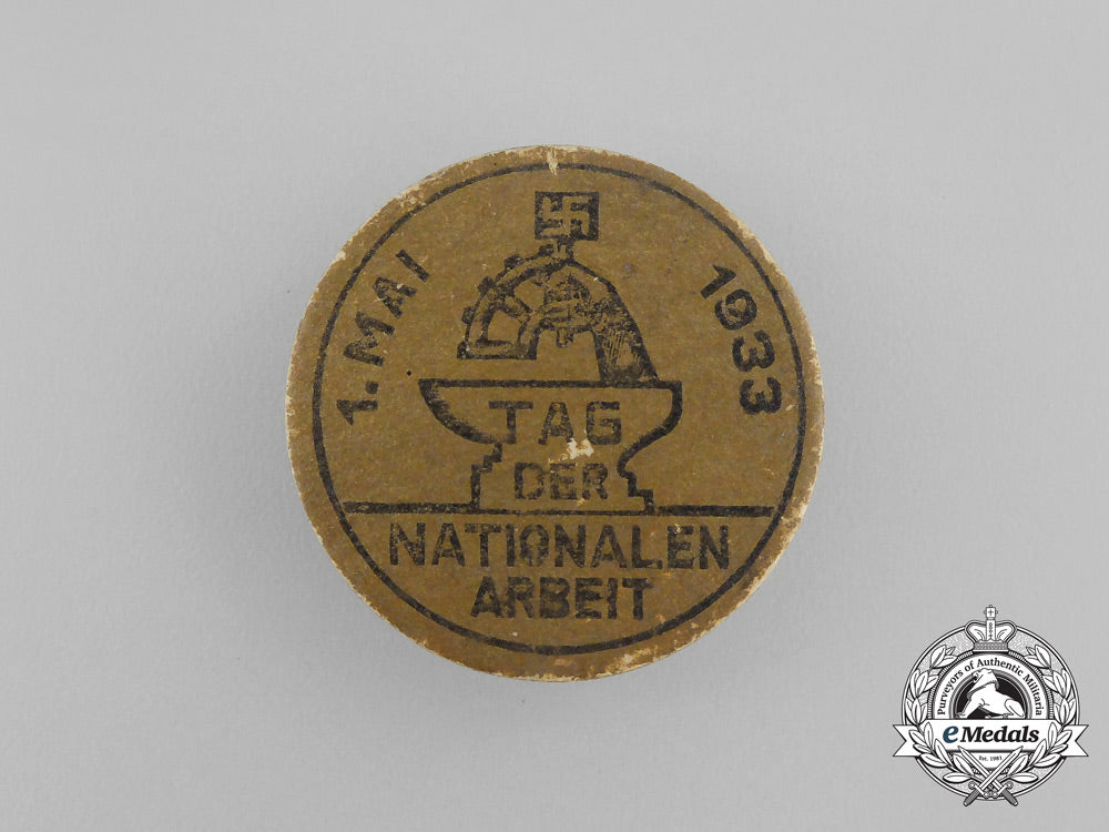 a1933“_may1_st-_day_of_national_labour”_badge_bb_2393