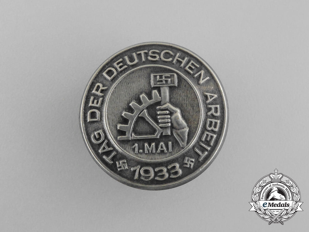 a1933_nsbo“_may1_st-_day_of_german_labour”_badge_bb_2437_1