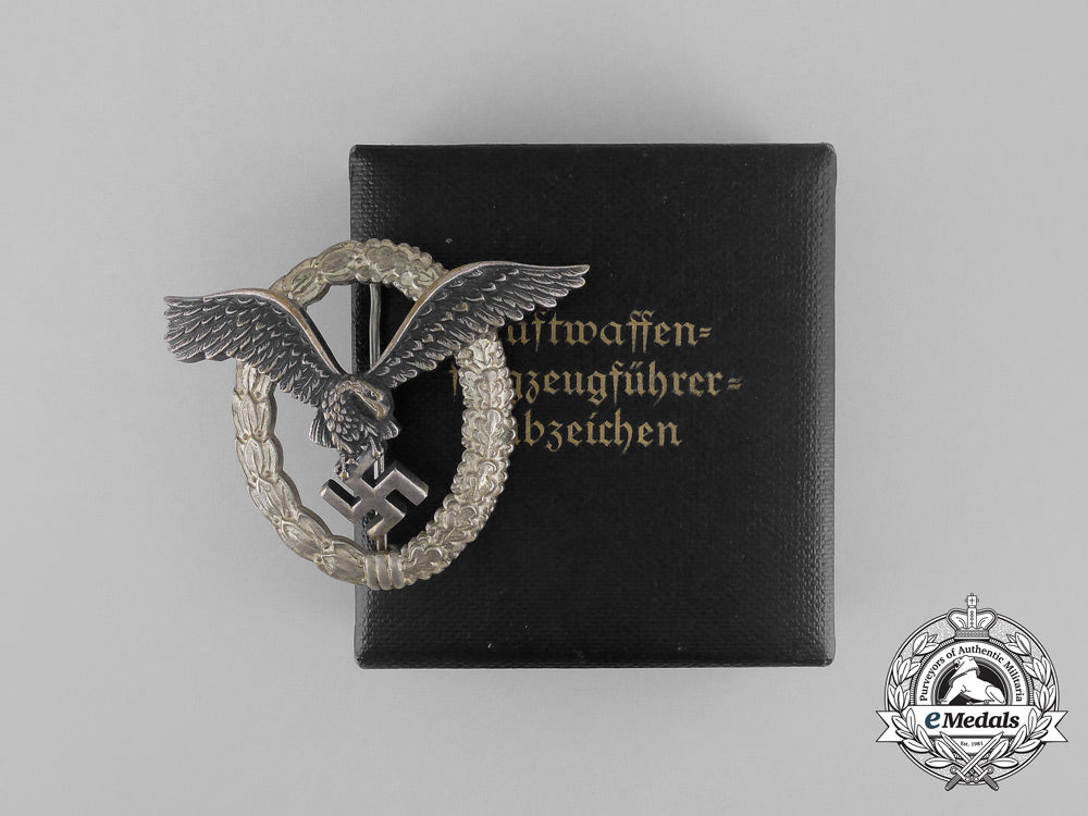 a_cased_early_quality_luftwaffe_pilot’s_badge_by_berg&_nolte_bb_2672