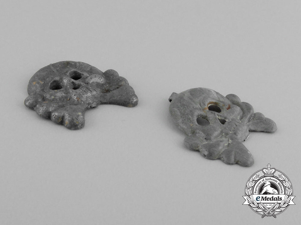 a_pair_of_panzer_collar_skulls_bb_2815