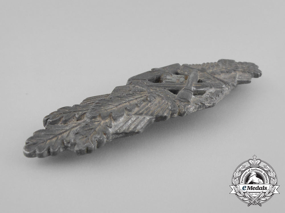 germany,_wehrmacht._a_close_combat_clasp,_silver_grade,_by_the_unknown6-_dot_maker_bb_2818_1_1