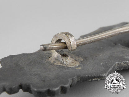 germany,_wehrmacht._a_close_combat_clasp,_silver_grade,_by_the_unknown6-_dot_maker_bb_2820_1_1