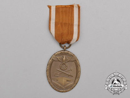 a_german_defence_wall(_west_wall)_medal_in_its_packet_of_issue_by_friedrich_orth_of_vienna_bb_3065