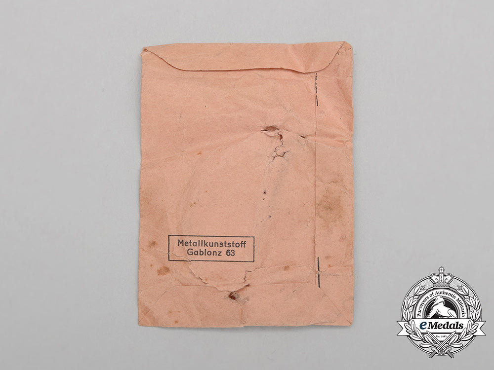 a_black_grade_wound_badge_with_packet_bb_3537