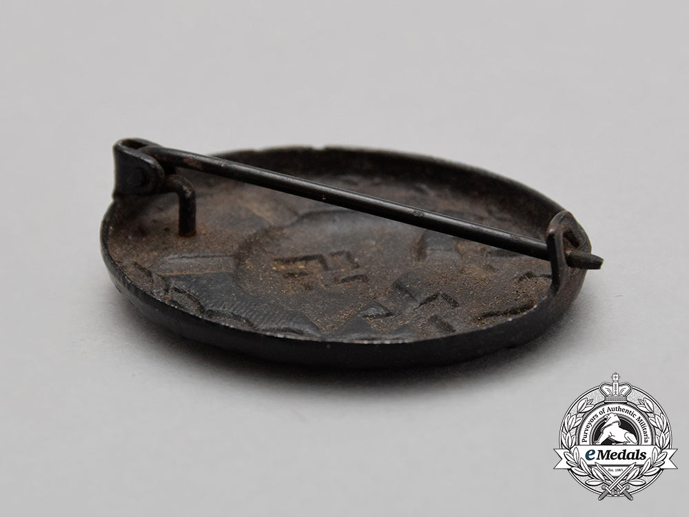 a_black_grade_wound_badge_with_packet_bb_3538