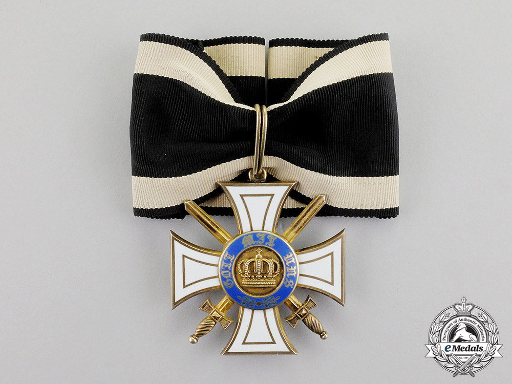 prussia._an_order_of_the_crown_with_swords,_type_ii,_by_wagner,_c.1914_c17-013