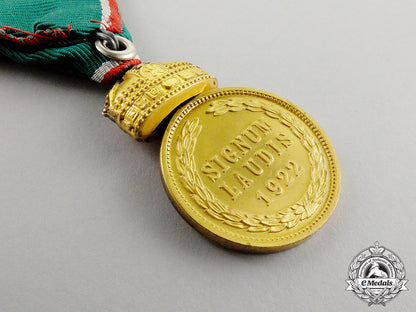 hungary,_kingdom._a_signum_laudis_medal_with_the_holy_crown_of_hungary1922,_bronze_grade_c17-033_1