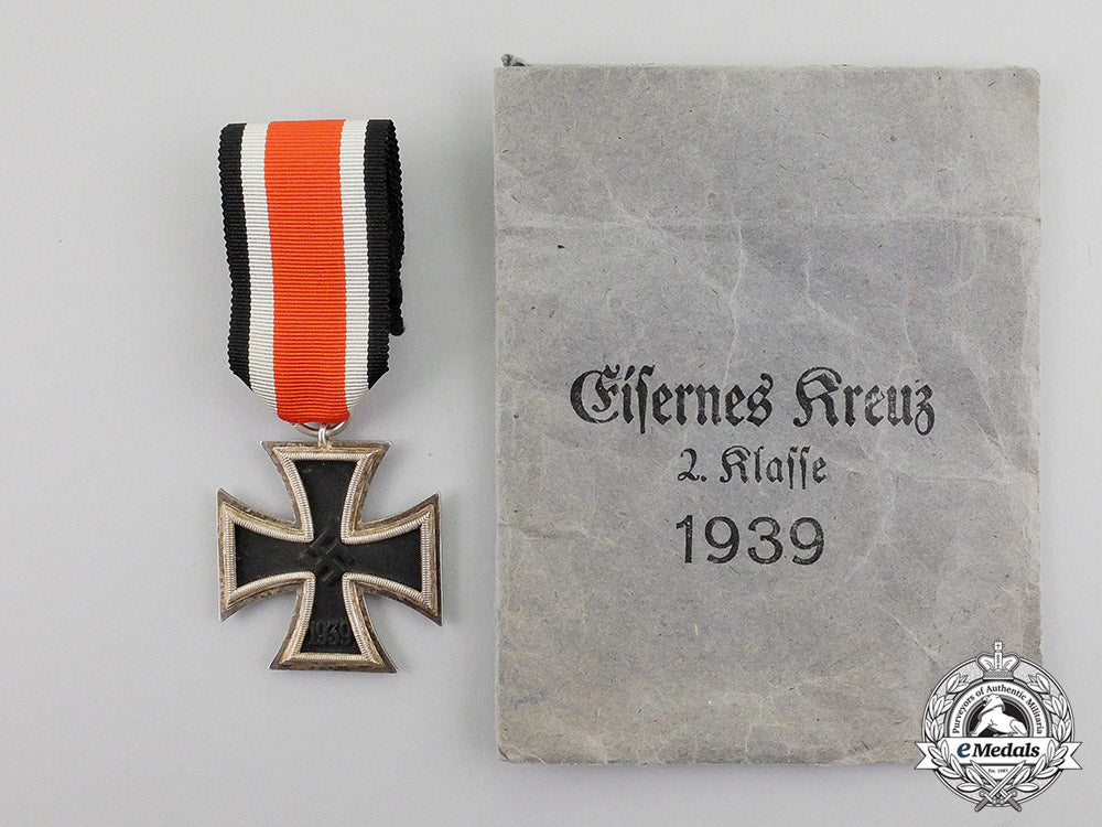 germany._an_iron_cross1939_second_class,_by_klein&_quenzer_a.g._in_its_packet_of_issue_c17-052