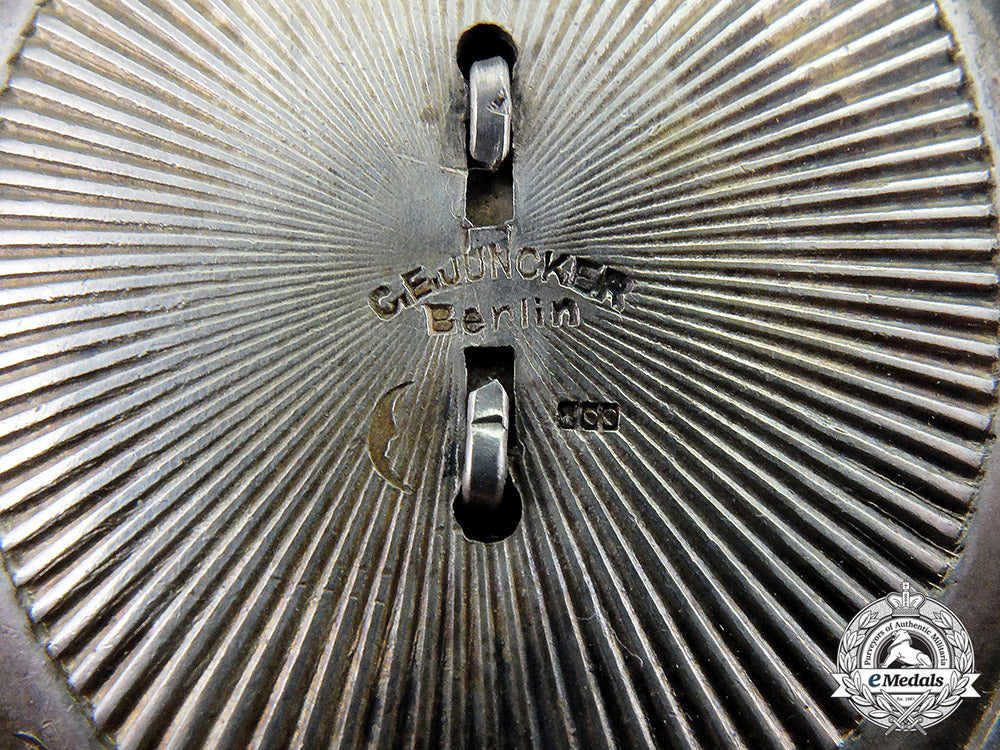 prussia._an_imperial_first_war_observer’s_badge,_by_c._e._juncker_of_berlin_c17-067