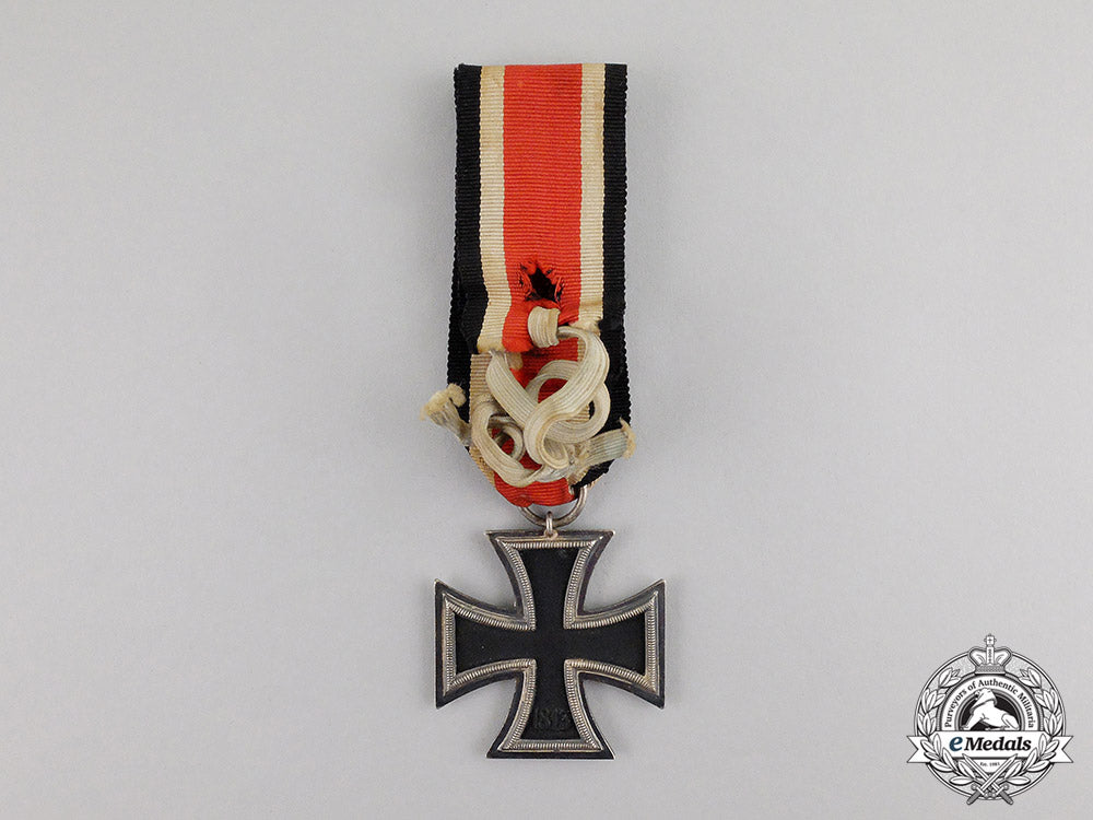 germany._an_iron_cross1939_second_class_by_j.e._hammer&_sohn_of_geringswalde_c17-117
