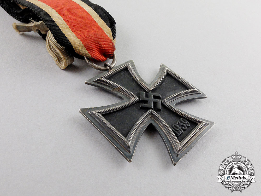 germany._an_iron_cross1939_second_class_by_j.e._hammer&_sohn_of_geringswalde_c17-119