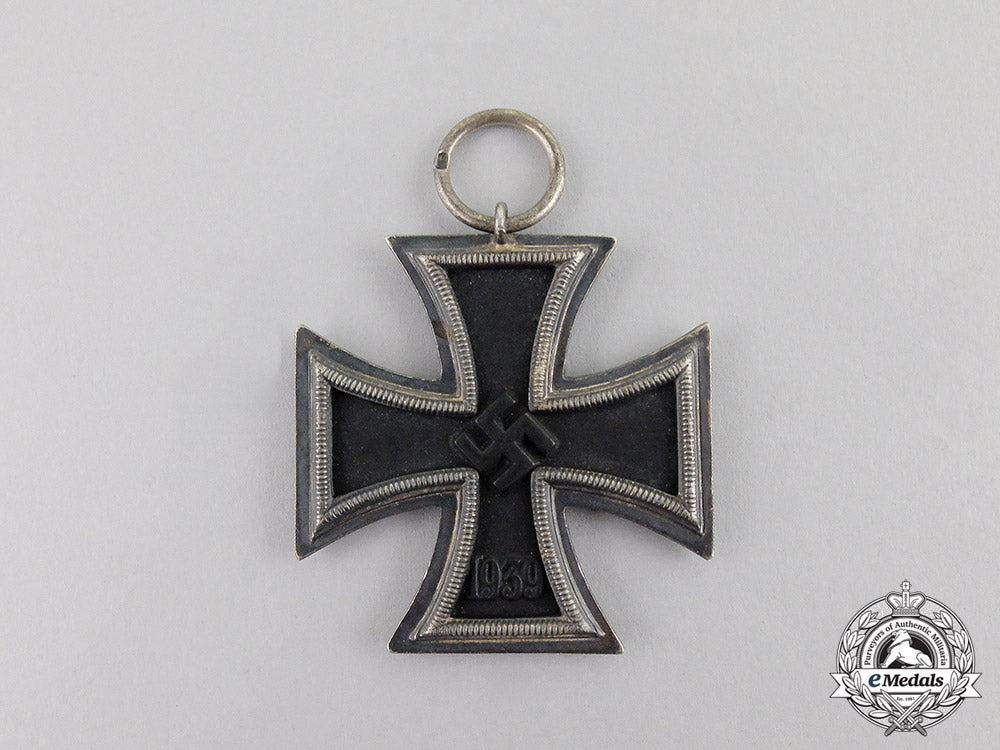 germany._an_iron_cross1939_second_class_by_j.e._hammer&_sohn_of_geringswalde_c17-122