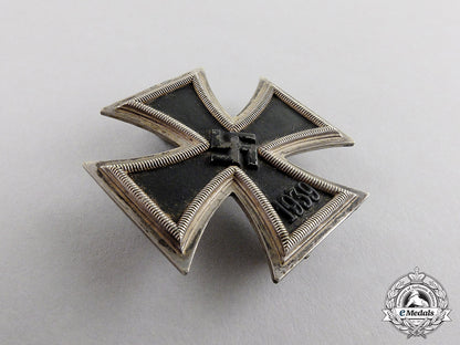 germany._an_iron_cross1939_first_class_in_its_case_of_issue_c17-143_1