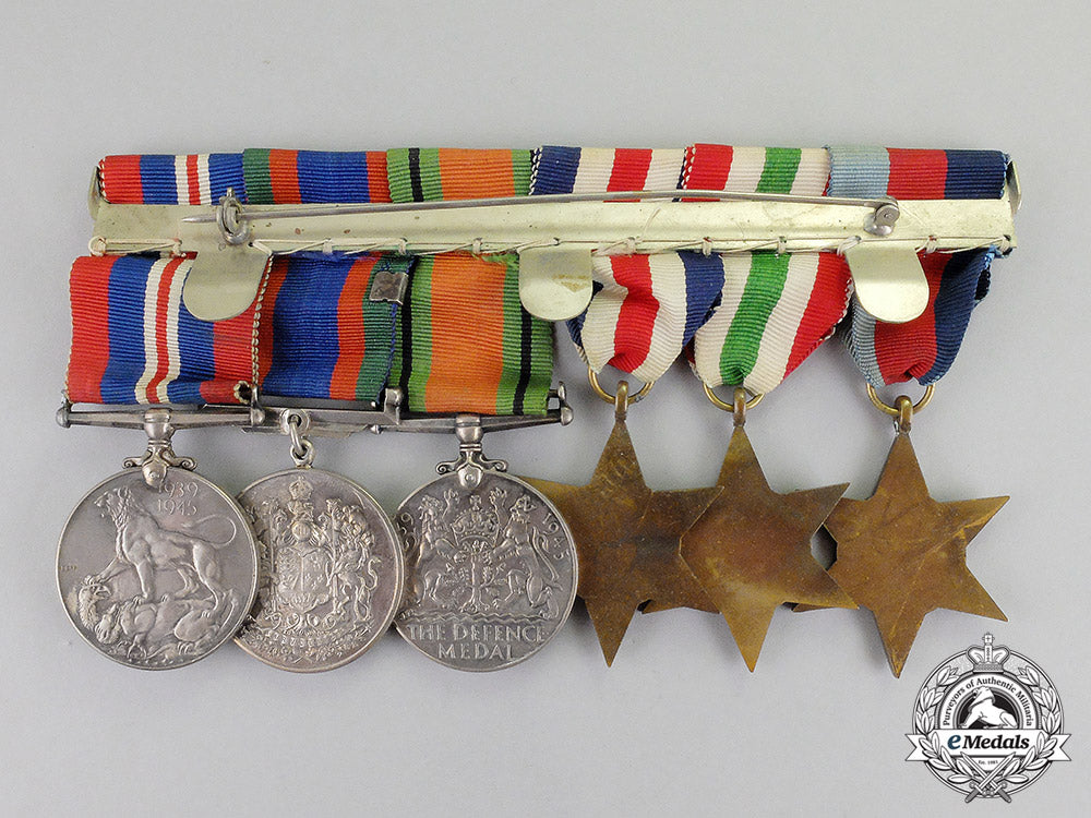 canada._a_family_group;_seaforth_highlanders&_cameron_highlanders_c17-318