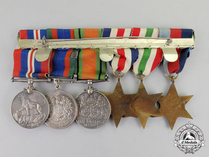 canada._a_family_group;_seaforth_highlanders&_cameron_highlanders_c17-318