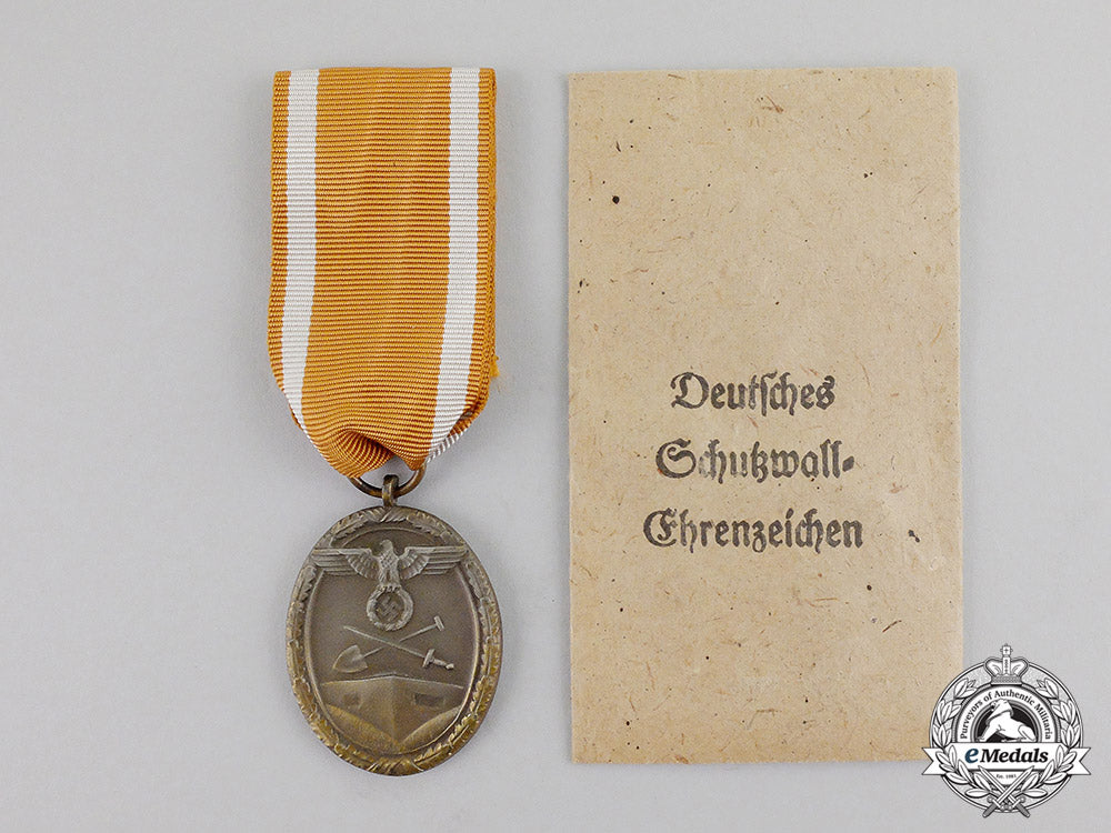 germany._a_west_wall_medal_in_its_packet_of_issue_by_c._poellath_c17-3213
