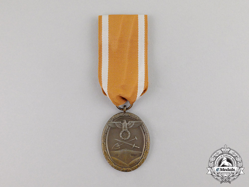 germany._a_west_wall_medal_in_its_packet_of_issue_by_c._poellath_c17-3214