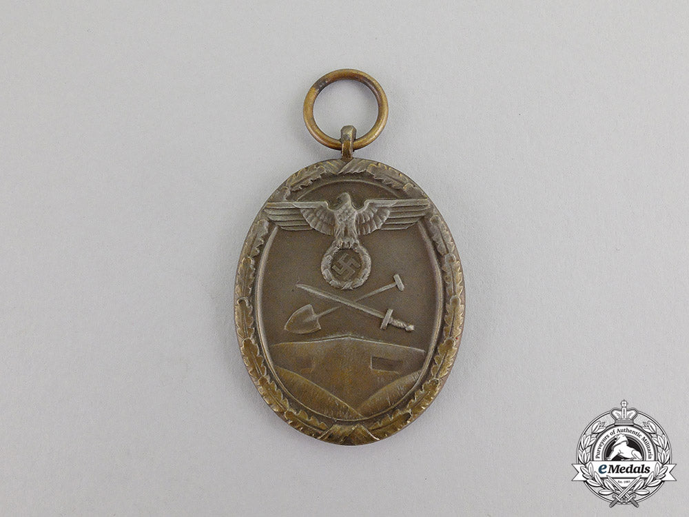 germany._a_west_wall_medal_in_its_packet_of_issue_by_c._poellath_c17-3218
