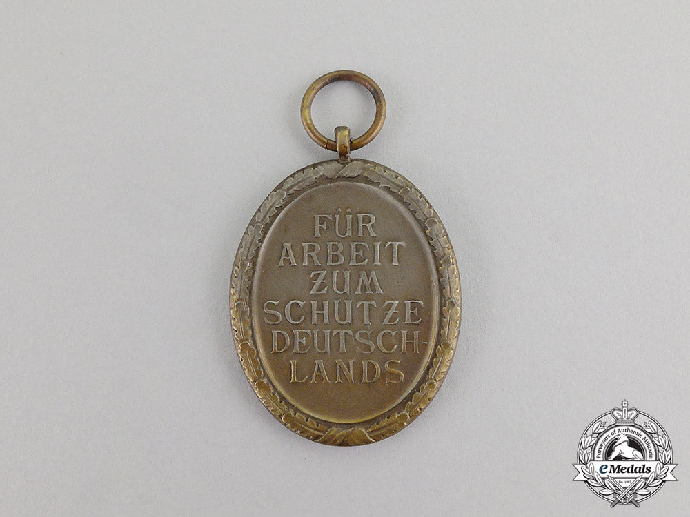 germany._a_west_wall_medal_in_its_packet_of_issue_by_c._poellath_c17-3219
