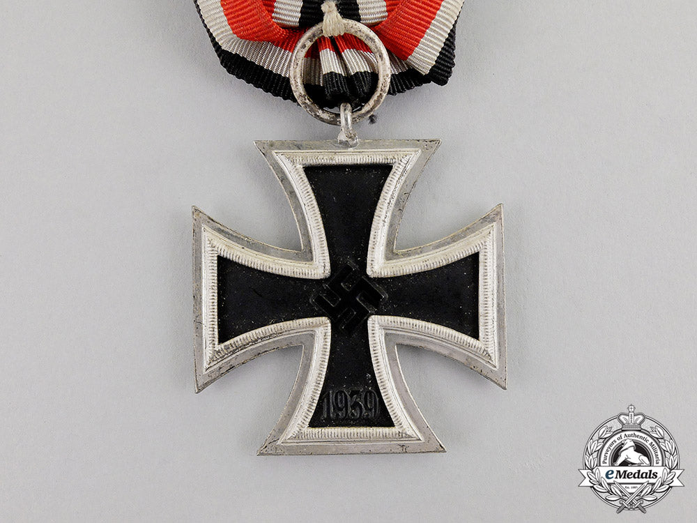 germany._a_court-_mounted_iron_cross1939_second_class_c17-3228