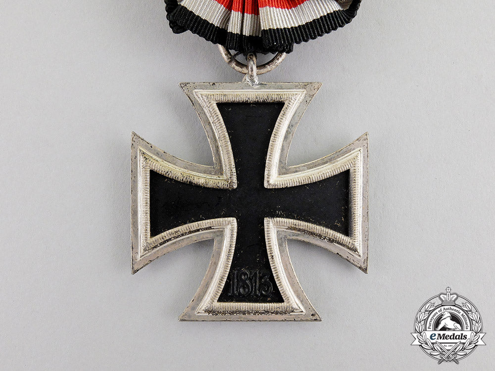 germany._a_court-_mounted_iron_cross1939_second_class_c17-3229