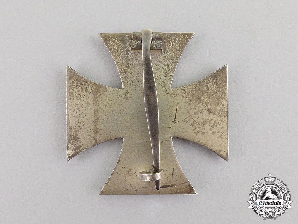 germany._an_iron_cross1939_first_class_in_its_presentation_case;_brass_core_version_c17-3282