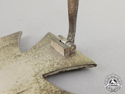 germany._an_iron_cross1939_first_class_in_its_presentation_case;_brass_core_version_c17-3286