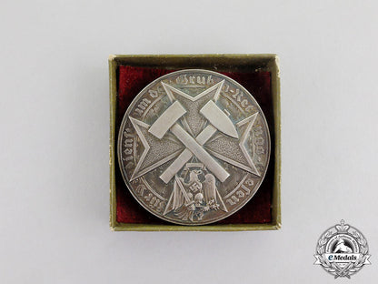 germany._a_rare_mine_rescue_medal_in_its_presentation_box_of_issue_c17-328_2_1_1