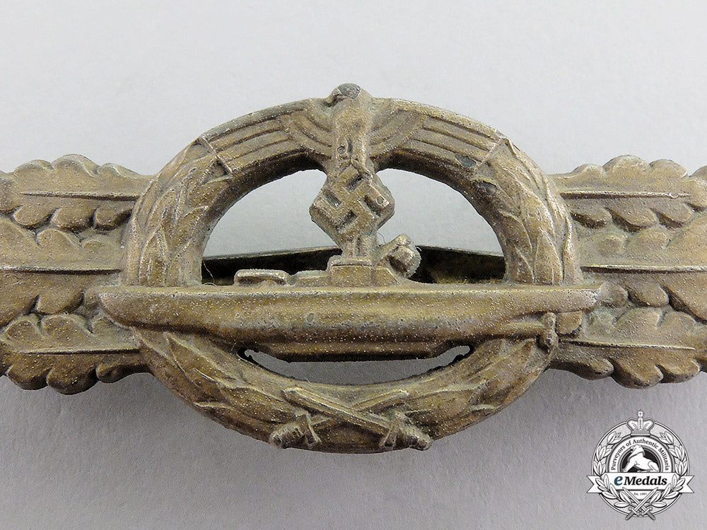 germany._a_textbook_silver_grade_submarine_front_clasp_by_schwerin_of_berlin_c17-3292